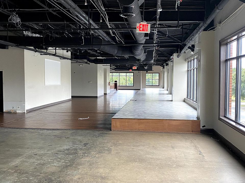 1st image of 709 E Market St #207