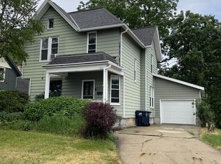 365 S Main St, Juneau, WI 53039