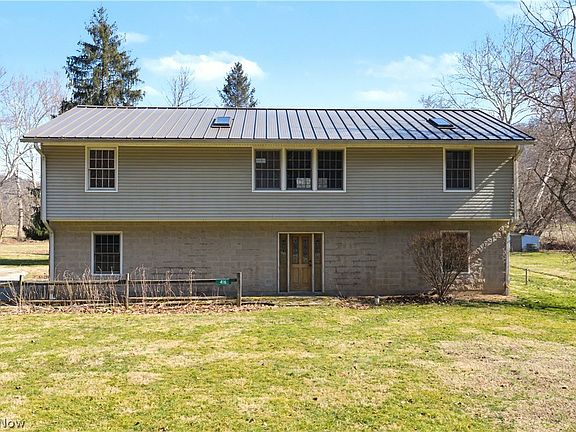 2nd image of 416 Babcock Rd