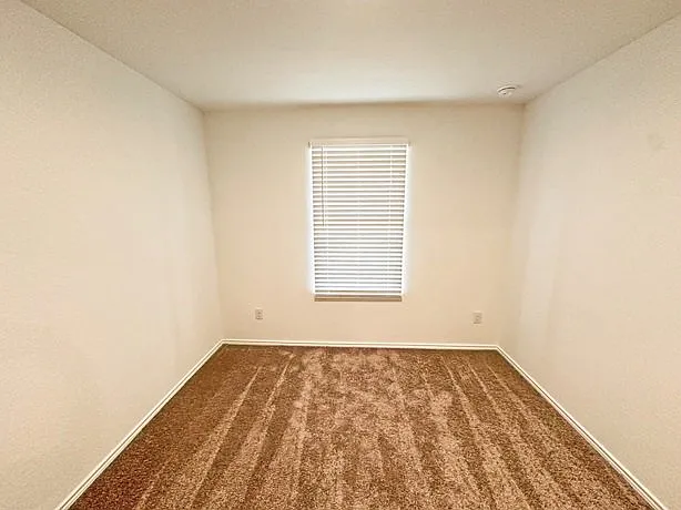 3 bed, 2.0 bath, 1474 sqft, $1,575 — Photo 4