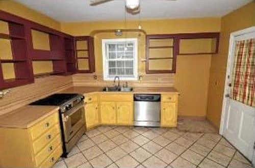 3rd image of 3712 Poplar Ave