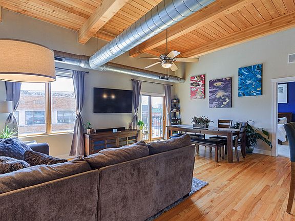 3rd image of 500 N Damen Ave APT 203
