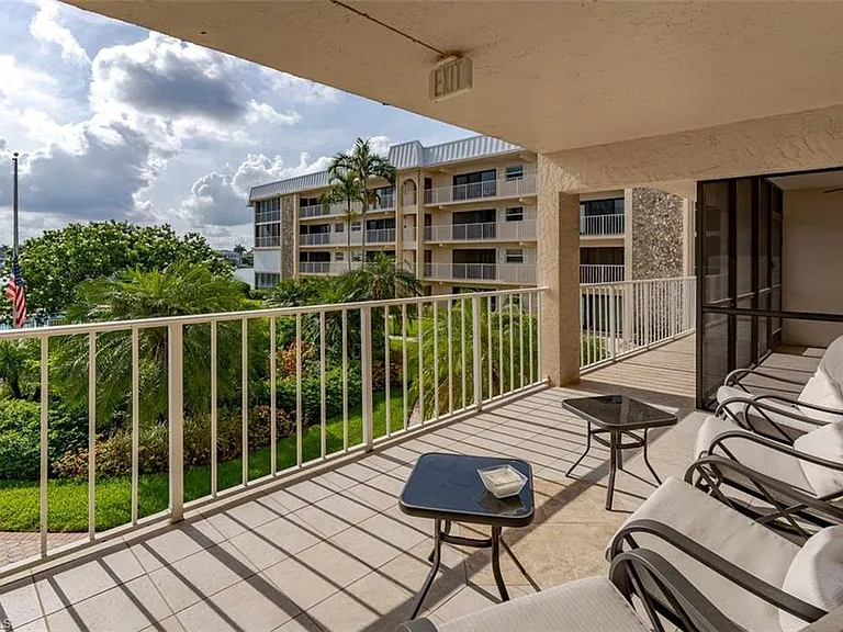 3450 Gulf Shore Blvd N #210 — Photo 25