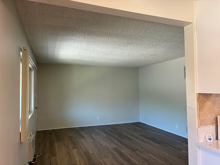319 N Kenwood St #6 — Photo 10