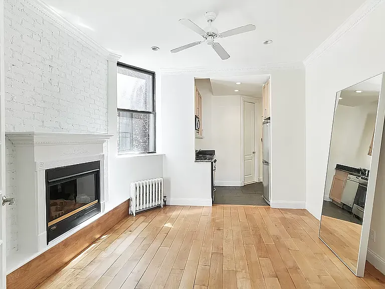 75 E 3rd St #E1 — Photo 2