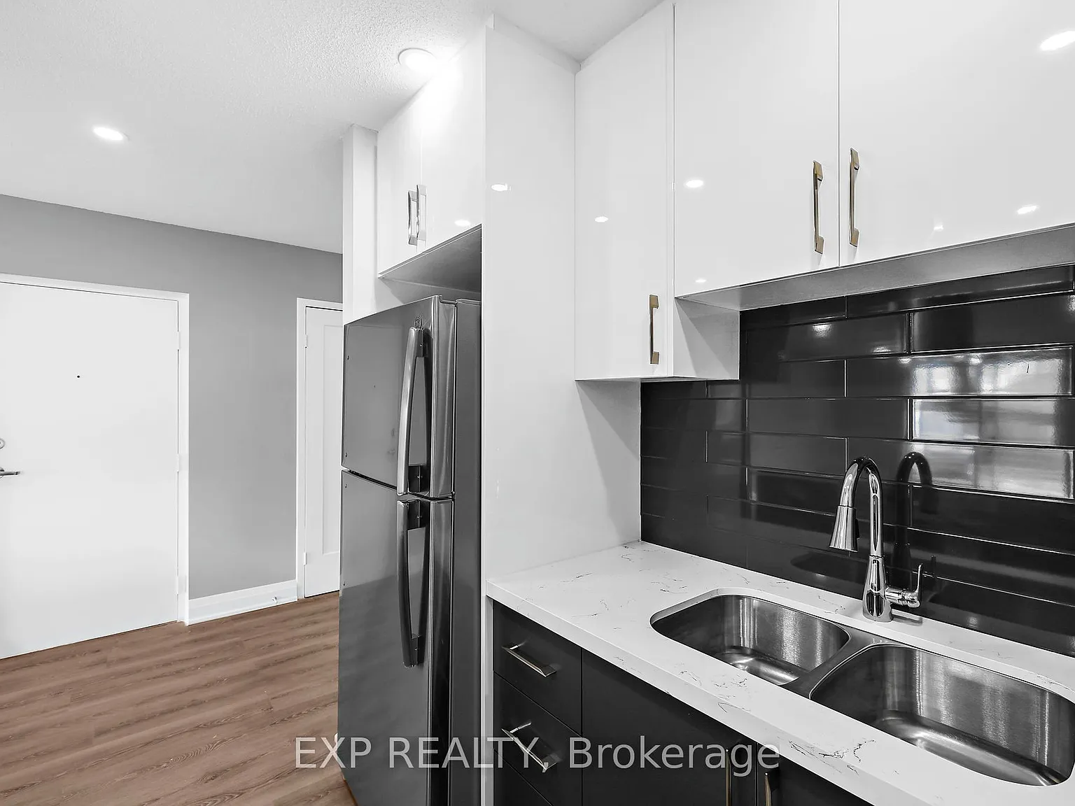 3 bed, $1,995 — Photo 4