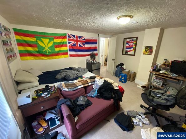 salem-oregon-80487815 picture