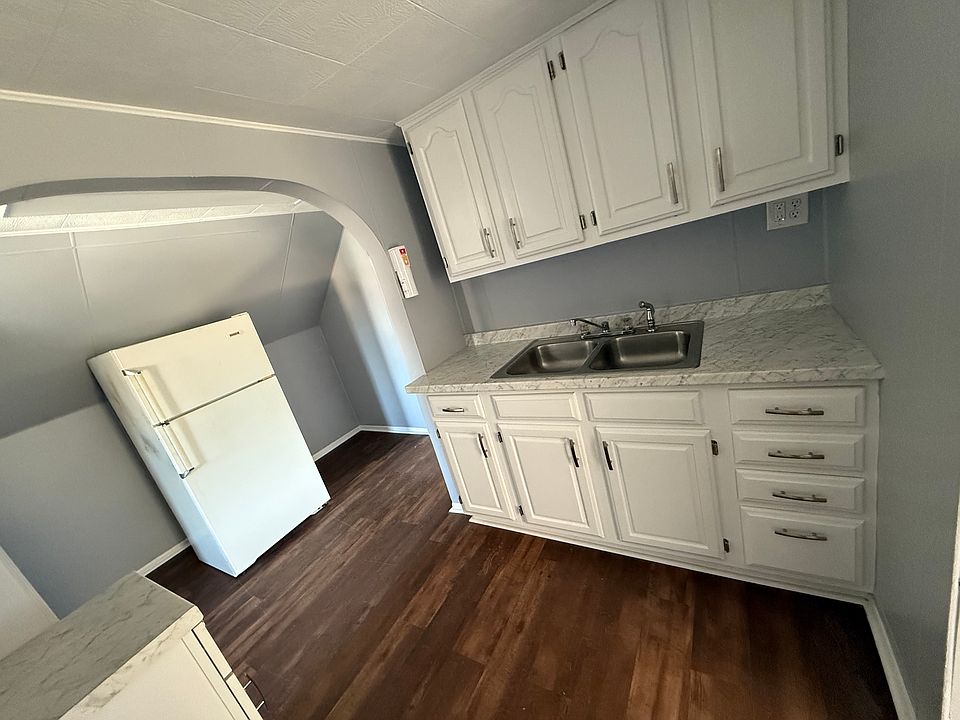1st image of 408 Pearl St #Top