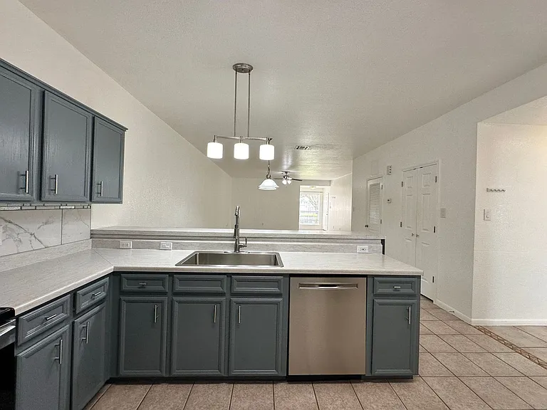 2703 Edgefield St — Photo 16