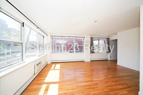 2550 Crescent St #2C Photo 1