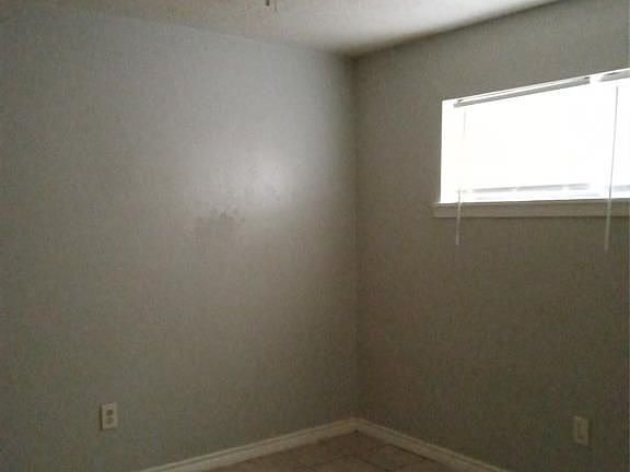 4th image of 1125 Ann St APT 13