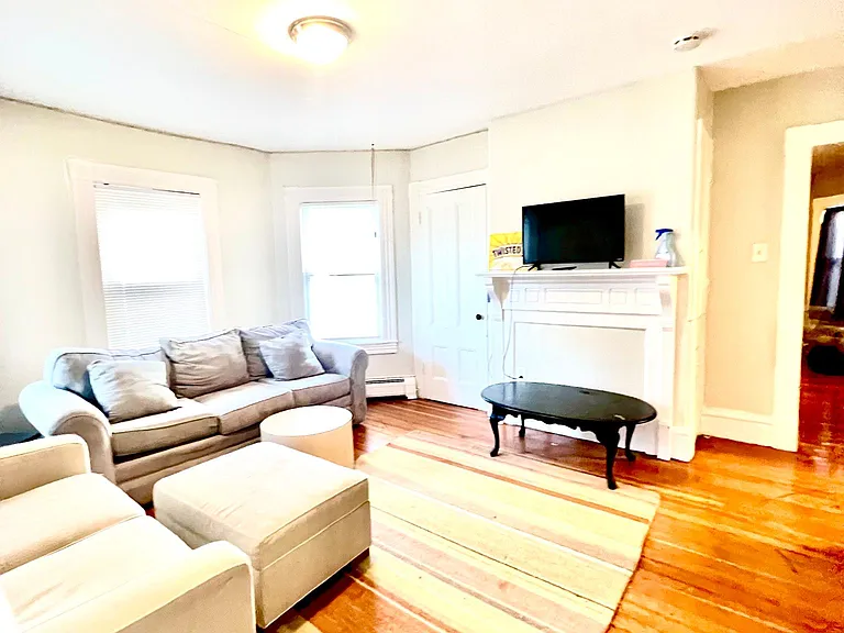 13 Phillips St — Photo 2