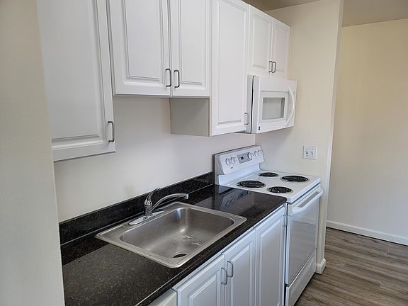 5th image of 1819 NW Central Pl APT 302