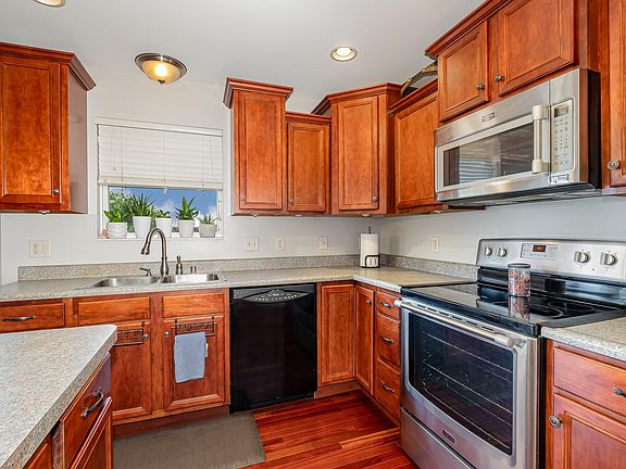 5th image of 1829 Cantwell Ct