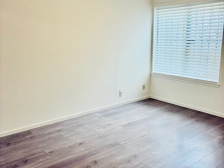 247 20th Ave #1 — Photo 9