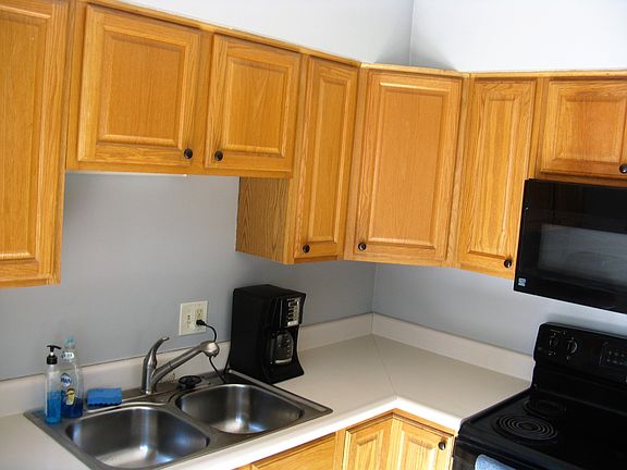 4th image of 3103 Greenoak Ave
