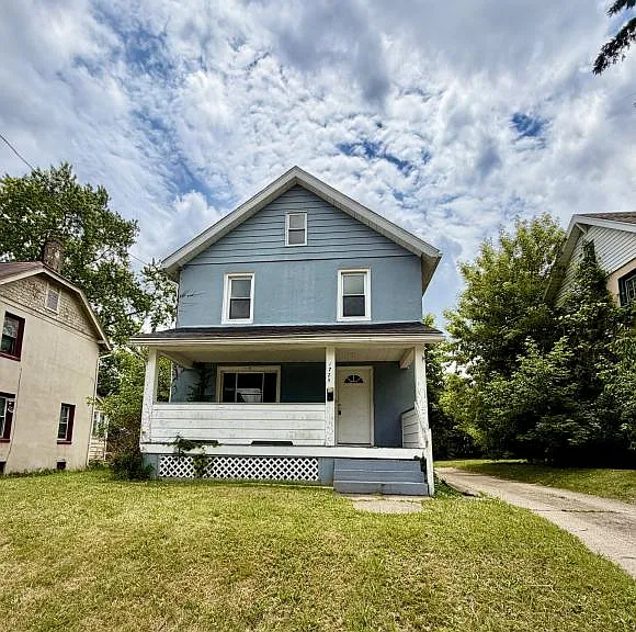 1725 Midland Ave — Photo 1