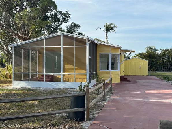 5998 Bomar Ln, Bokeelia, FL 33922