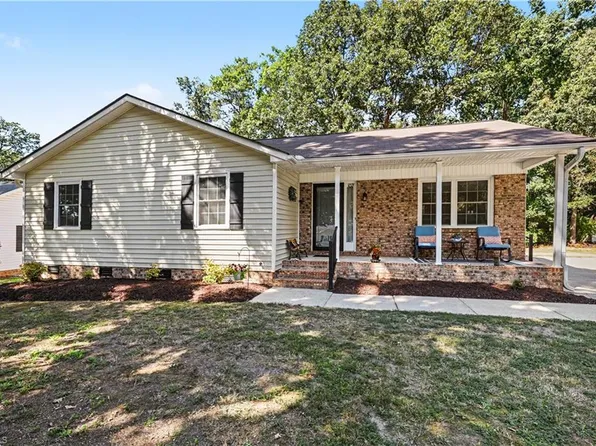 102 Brookhollow Ln, Archdale, NC 27263
