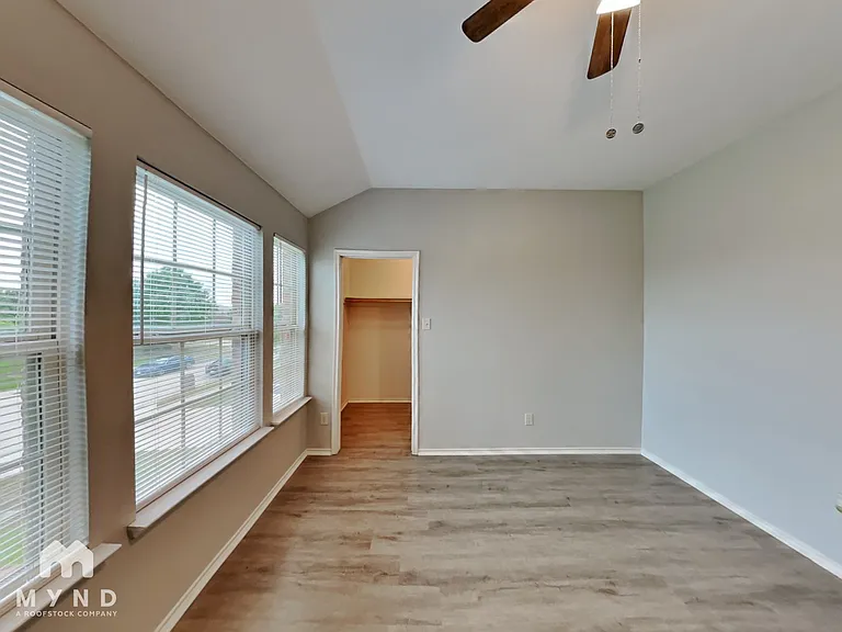 414 Jasmine Cir — Photo 26