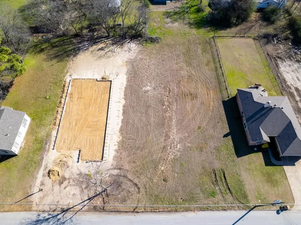 1211 S Rockwall Ave, Terrell, TX 75160