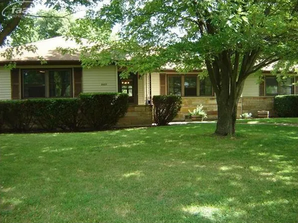 10483 S Saginaw St, Holly, MI 48442