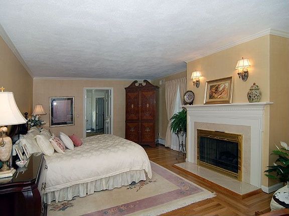 2nd image of 6 Fair Oaks Dr