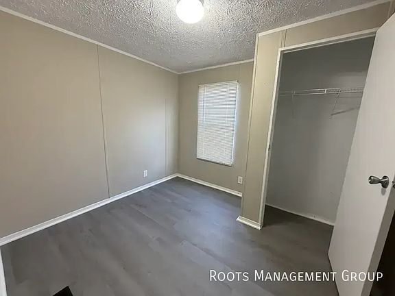 4th image of 700 E 6th St #94