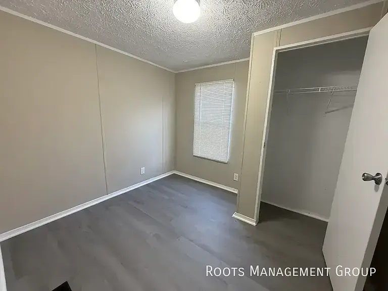 700 E 6th St #94 — Photo 4