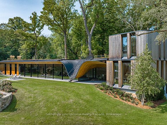 3rd image of 1 Springhill St