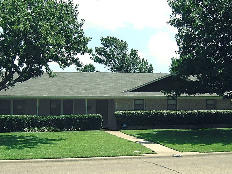 Spacious Home - Corner Lot