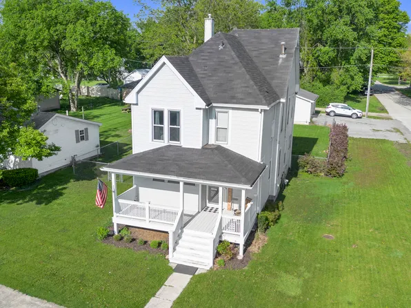 211 N Maple St, Grant Park, IL 60940