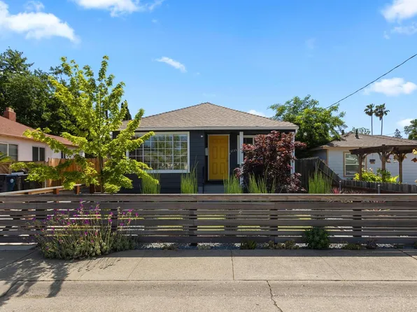 3733 52nd St, Sacramento, CA 95820