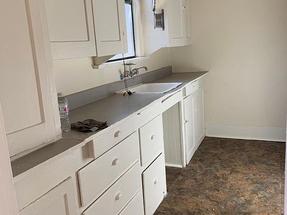 4th image of 535 1/2 E Lomita Ave #Single