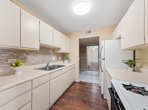 2nd image of 14A Kingery Quarter APT 103