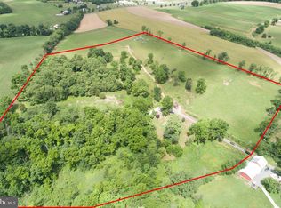 204 Little Round Top Rd, Lenhartsville, PA 19534