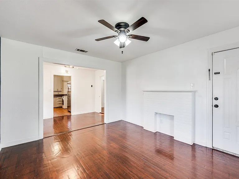 921 E Ramsey Ave — Photo 3