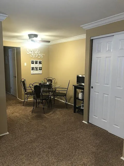 1 bed, 700 sqft, $1,100 — Photo 2