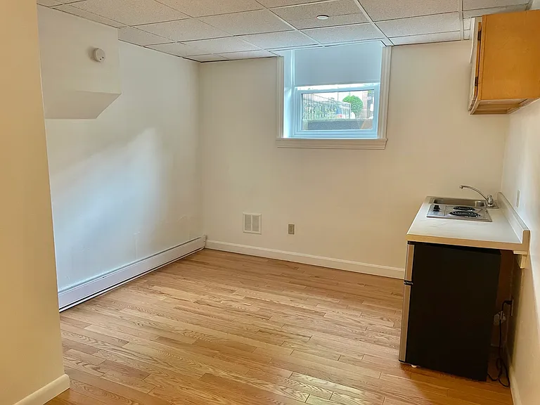 405 Beacon St #A — Photo 2
