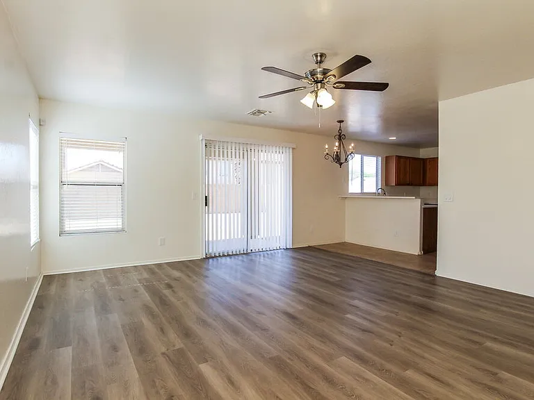 11239 W Campbell Ave — Photo 5