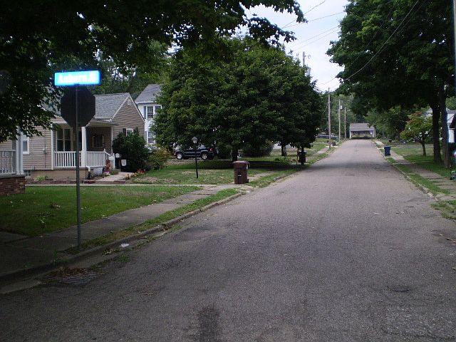 2nd image of 211 15th St NW