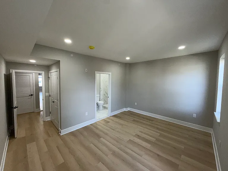 1201 Lindley Ave #4 — Photo 5