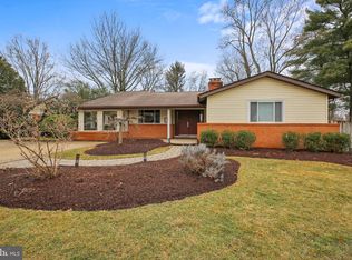 9914 Fernwood Rd, Bethesda, MD 20817