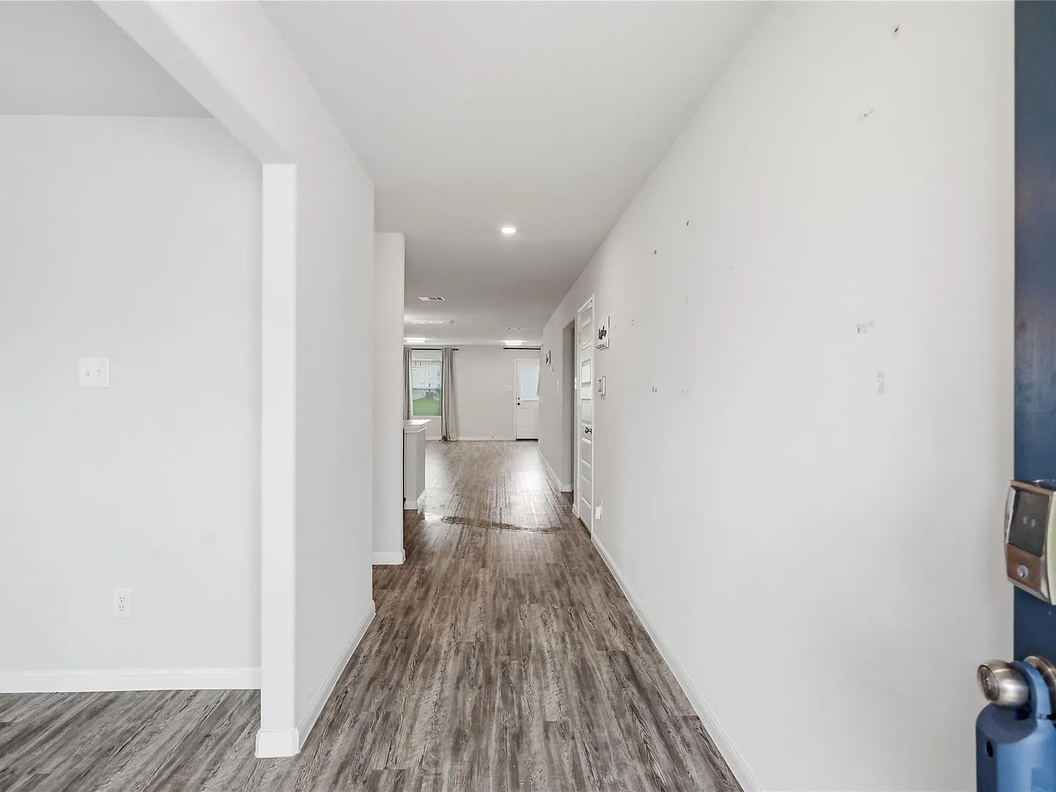 5 bed, 3.5 bath, 3348 sqft, $2,600 — Photo 3