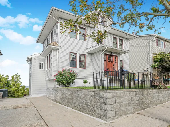 11 Bayview Place image 3 of 33