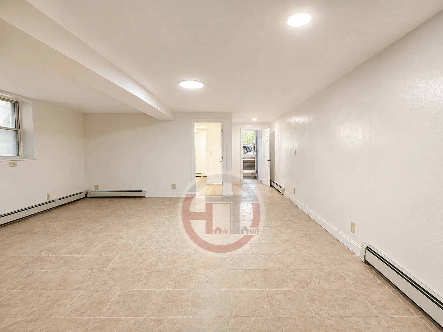 3 bed, 1.5 bath, 1380 sqft, $3,000 — Photo 2