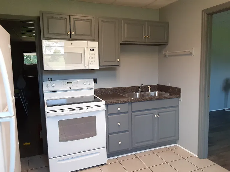 74 W Hill St — Photo 3