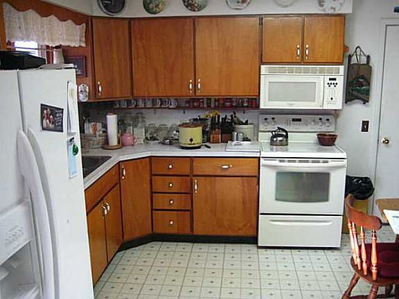 2nd image of 618 Oxford Dr