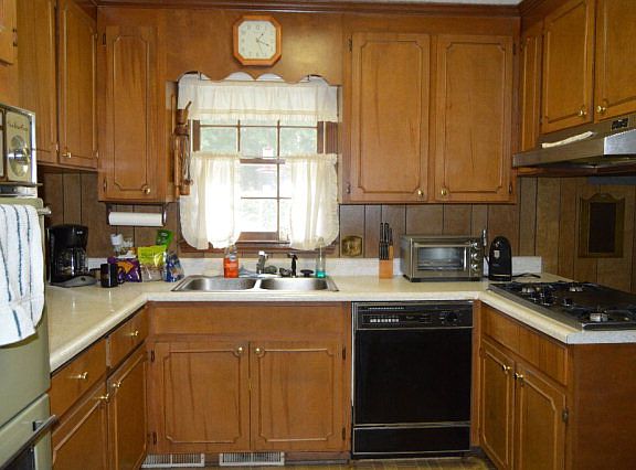 3rd image of 2413 Chesnutt Ave
