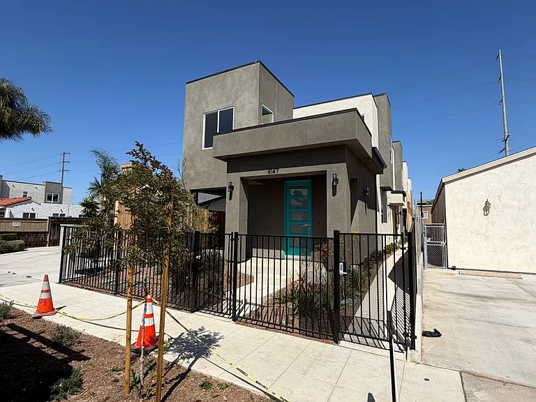 UT4147 — Photo 1